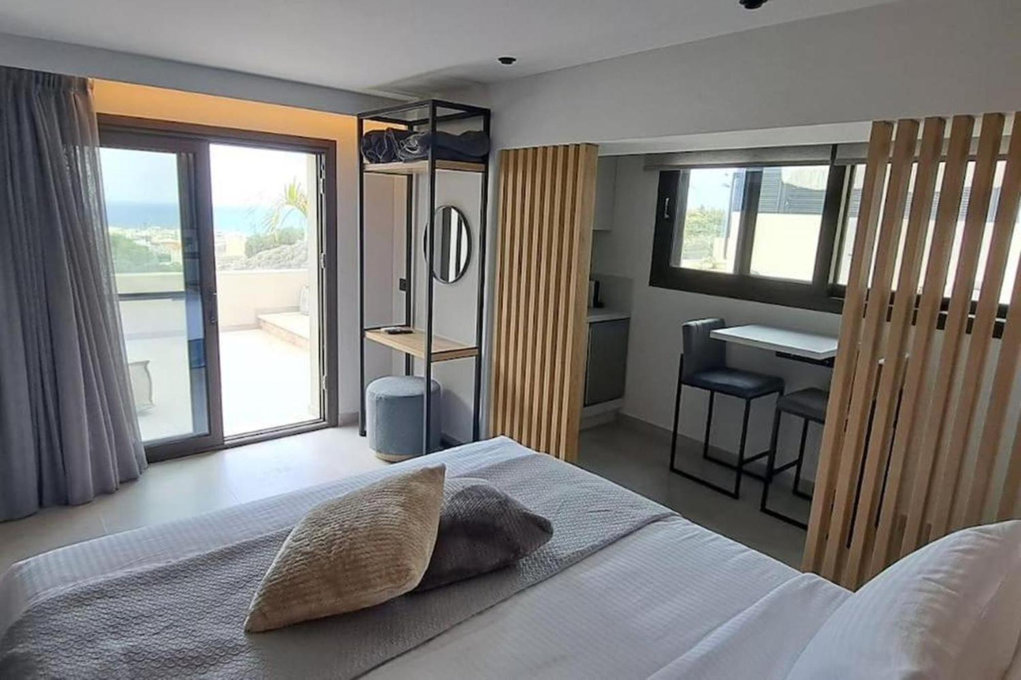 Orama Luxury Suite 3 Bedrooms With Private Pool Herszonisszosz Kültér fotó